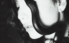 第四色播日韩AV第一页